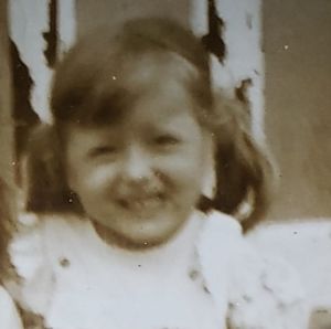 Meet your Posher, Edith